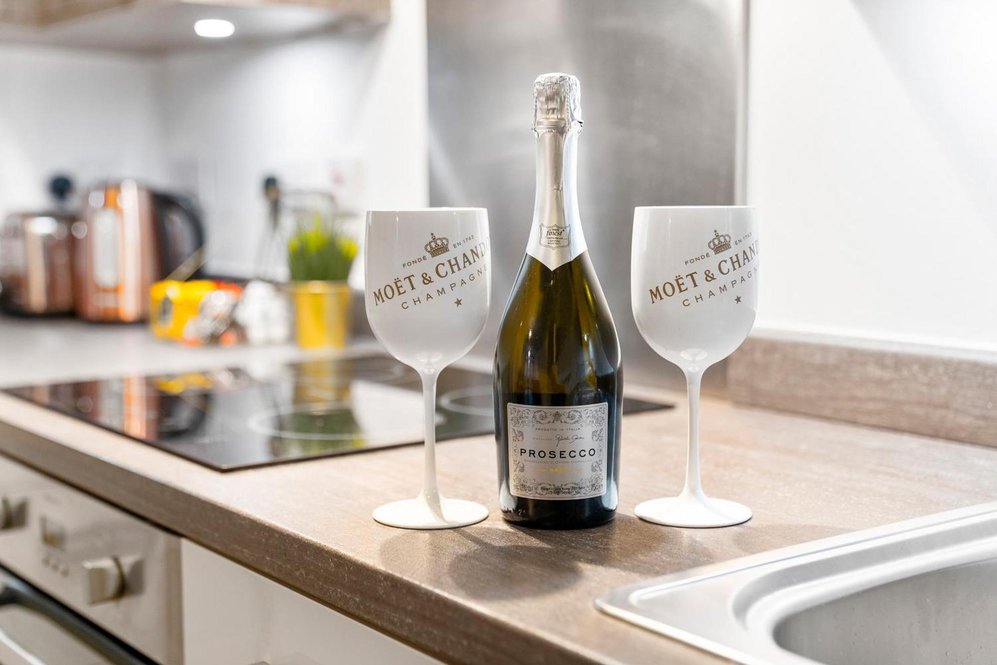 New Luxe Apartment - Secure Parking - Birmingham City Centre - Netflix - Wifi - Top Rated - 54M Zewnętrze zdjęcie